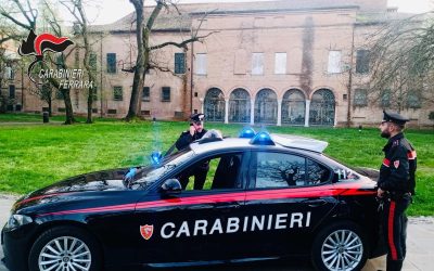 Prende a pugni un carabiniere durante un controllo. Arrestato un 17enne a parco Pareschi