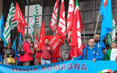 In 500 (anche da Ferrara) sotto la Regione per dire “no a un contratto che mortifica”