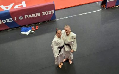 Cairone e Bugo: i loro Kata in luce sotto la Tour Eiffel