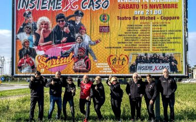 Spettacolo e solidarietà al “De Micheli” con la commedia degli Insieme x Caso