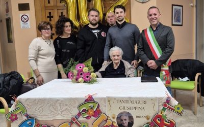 Un compleanno per gli straordinari 102 anni di Giuseppina Gnani