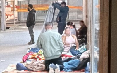 Daspo urbano e niente servizi sociali per 8 “bivaccatori”. Fabbri: “I ferraresi non devono pagare”