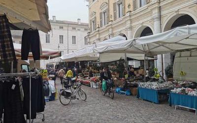 Dal 21 novembre al 16 gennaio una parte del mercato del venerdì spostata in piazza Savonarola
