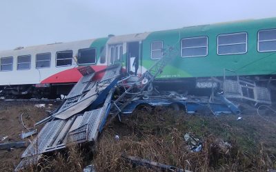 Schianto al passaggio a livello. Indagato l’autista del camion