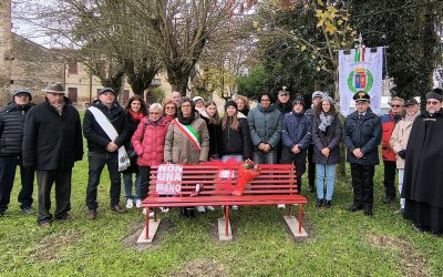 A Saletta una nuova panchina rossa contro la violenza sulle donne