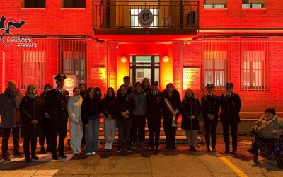 Le caserme di Ferrara e Comacchio si illuminano di arancione