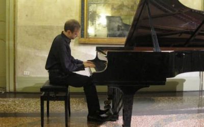 Al Ridotto arriva il pianista Simone Ferraresi