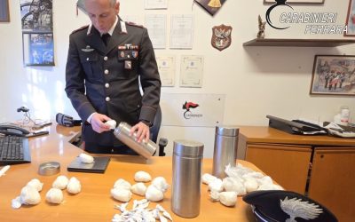 Aveva un chilo di cocaina in casa. Scattano le manette per un 48enne