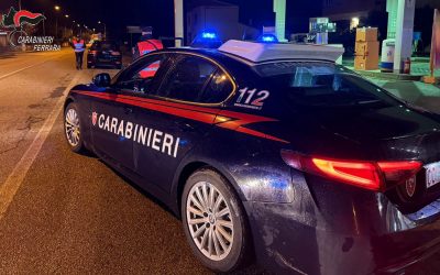 Ubriachi al volante, altri con asce e coltelli. ‘Volano’ denunce tra Comacchio e lidi