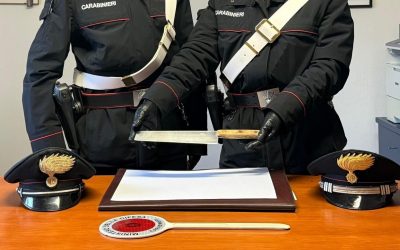 Minacciati col coltello in Galleria Matteotti. Si cercano i complici del 14enne fermato