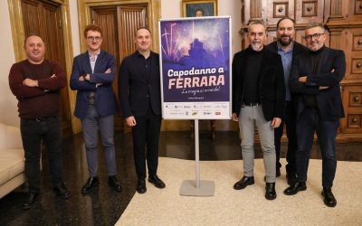 Capodanno: il cielo si accende con l’incendio del Castello