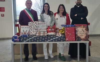 La parrocchia e il Comune di Jolanda di Savoia portano doni ai bambini dei Reparti Pediatrici