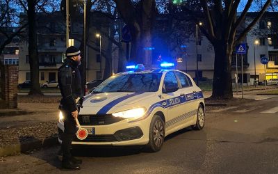 Entra ubriaco nel bar per altro alcol e minaccia il titolare