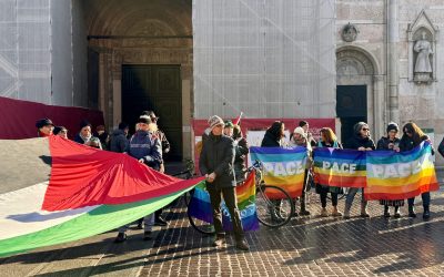 Duecento persone in piazza per la pace e contro il riarmo
