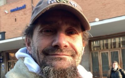 Dalla strada al volontariato: la rinascita di Erick