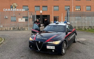 Smarrisce il documento e va in caserma per la denuncia, ma è ubriaco. Denunciato
