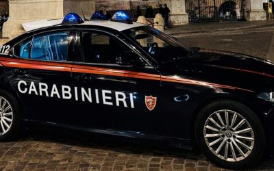Minaccia il gesto estremo. Lo salvano i carabinieri