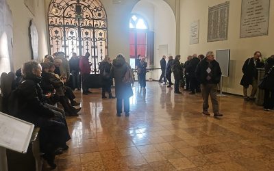 Una quarantina di persone rimangono fuori dal Consiglio sul Grattacielo