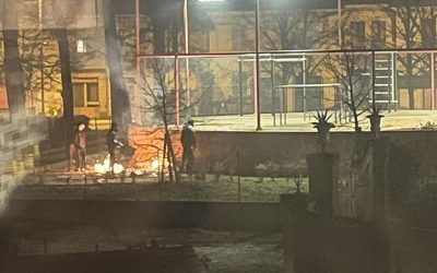 Falò vandalico al Parco Quadrifoglio, scatta l’allarme a Mirabello