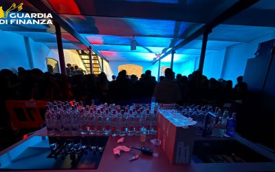 Party abusivo con 450 giovani, stop della Finanza e dei Vigili del Fuoco