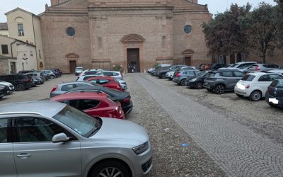 Piazzale della Chiesa o parcheggio?