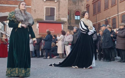 Carnevale degli Este. Il fascino di Beatrice e Isabella conquista la città