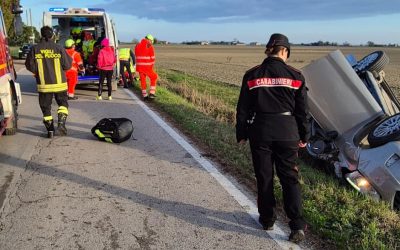 Famiglia esce di strada con l’auto. Coinvolto bimbo di 9 anni, ferita la mamma