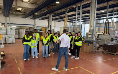 Novowood apre le porte all’istituto ‘Bachelet’