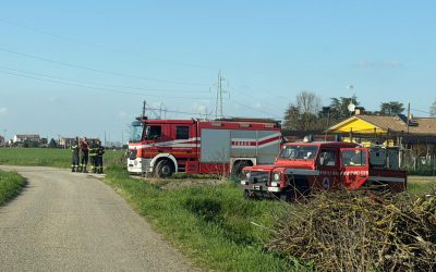 Investito dalla motozappa mentre coltiva l’orto, 81enne elitrasportato a Cona