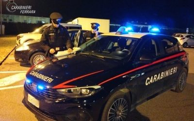 Aggressione a tre giovani nel parcheggio: sei persone denunciate