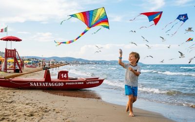 Il cielo di Lido di Spina si colora di speranza: al Marrakech Beach arriva “Aquiloni per la Pace”