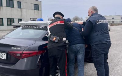 Aggredisce infermiera e carabiniere: arrestato 41enne a Portomaggiore