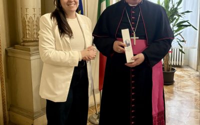 Dagli ulivi di Capaci a Ferrara, l’olio della memoria consegnato alla Diocesi