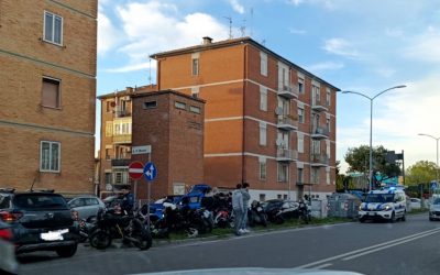 Scontro tra auto e moto in via Bologna: coinvolti due minorenni