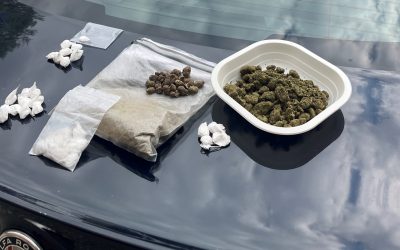 Abbassa i finestrini e i carabinieri fiutano la droga. Arrestato 24enne