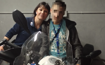 Ragazzino realizza il suo sogno e diventa poliziotto per un giorno