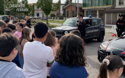 Sicurezza e legalità in piazza. Studenti a lezione di soccorso pubblico