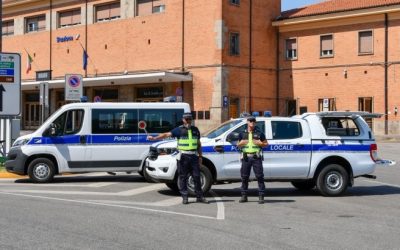 Semina il panico in stazione. Sputi e minacce verso agenti, personale del 118 e cittadini