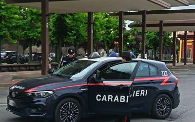 Rapina alla stazione delle corriere di Cento, convalidato l’arresto del 15enne