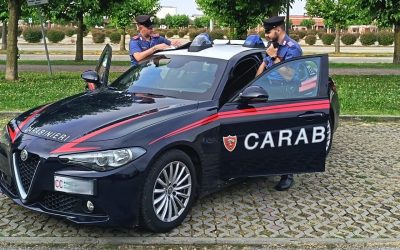 Assaltano il furgone mentre gli operai fanno pausa. Colpo da 5mila euro