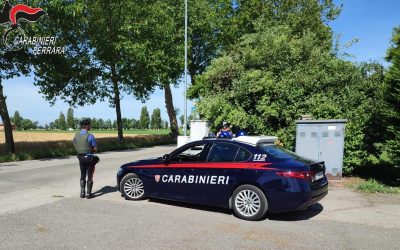 Controllo dei carabinieri a Cento: denunciato un ventenne per porto abusivo di coltello