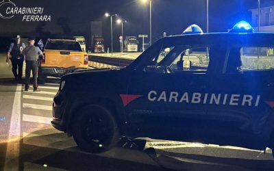 Coltelli tra i giovani della movida dei Lidi: scattano due denunce