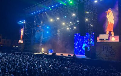 Radio 105 accende Piazza Ariostea: 18mila persone per una notte da festival