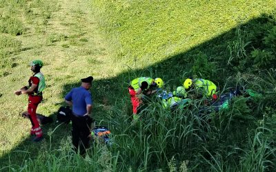Scontro tra auto e moto, ferito un centauro