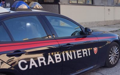Ignora l’alt e sfreccia per le vie di Cento con un’auto rubata: denunciato