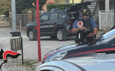 Coltello in tasca, patente “prestata” e un locale nel mirino: controlli a tappeto dei Carabinieri