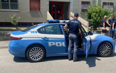 Tentato omicidio al Doro, donna colpita a martellate dalla coinquilina