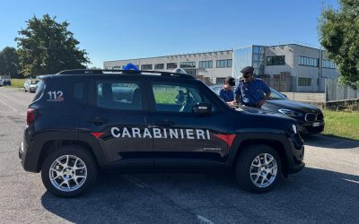 Tentato furto alla Mary Fashion. Scappano all’arrivo dei carabinieri