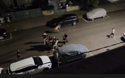 Lido Estensi, rissa tra ragazzini in strada: il video