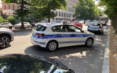 Semina il panico in viale Cavour, fermato: era ubriaco al volante